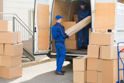 Moving assistance with local van service in Barnes
